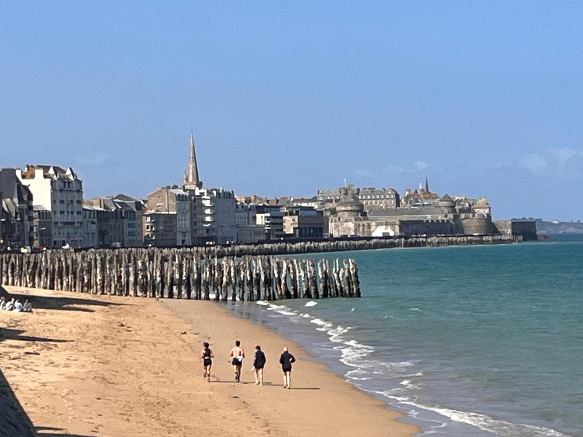 Le Cezembre, Au Pied De La Plage Saint-Malo Exterior foto